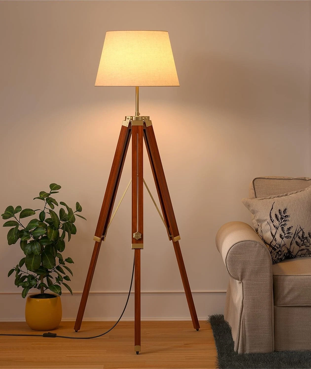 floor-lamp-wooden-stand